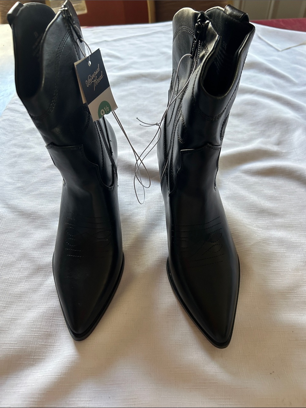 Universal Thread Black Pointed-Toe Western Ankle Boots